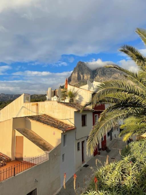 Casa De Suenos - Village House فينيسترات المظهر الخارجي الصورة