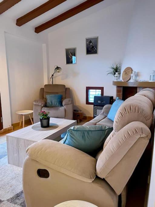 Casa De Suenos - Village House فينيسترات المظهر الخارجي الصورة