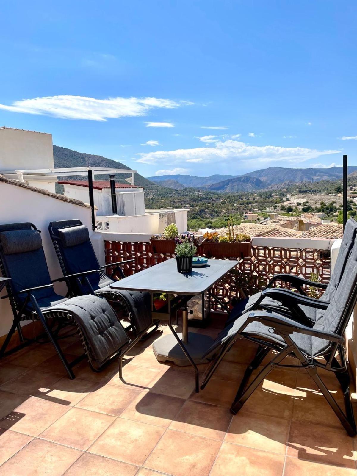 Casa De Suenos - Village House فينيسترات المظهر الخارجي الصورة
