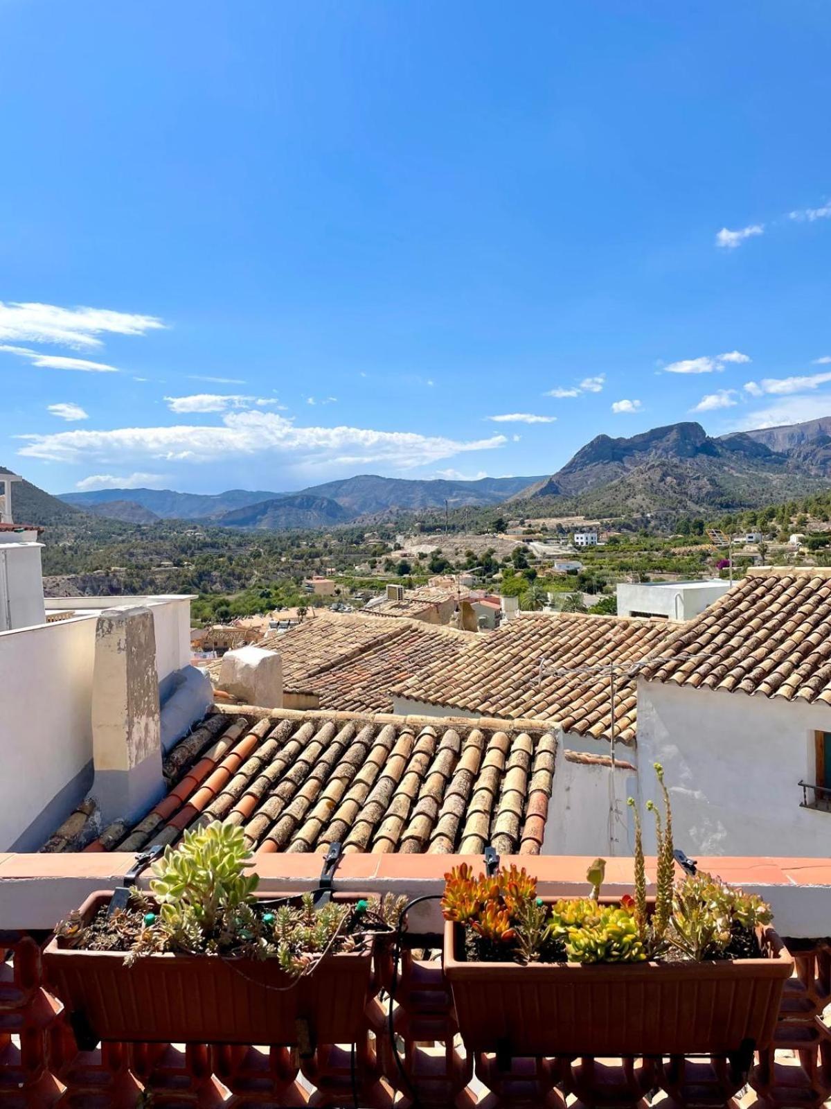 Casa De Suenos - Village House فينيسترات المظهر الخارجي الصورة